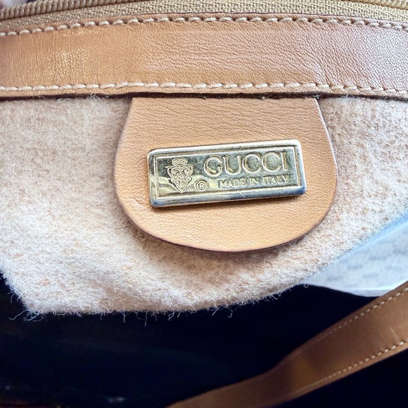 Authentic Vintage Gucci GG Supreme Flap Canvas Crossbody Bag - Picture 12 of 16